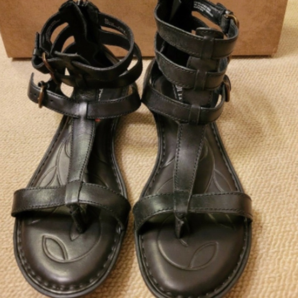 Born women's leather sandals brand size 8